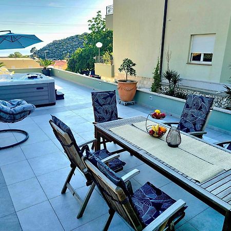 Apartment Tomic 2 Макарска Екстериор снимка