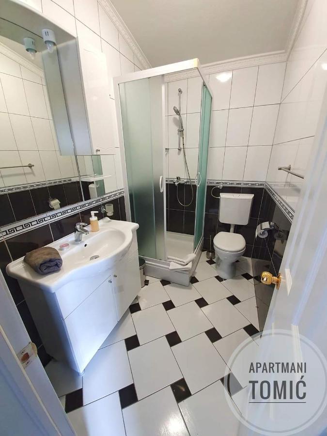 Apartment Tomic 2 Макарска Екстериор снимка