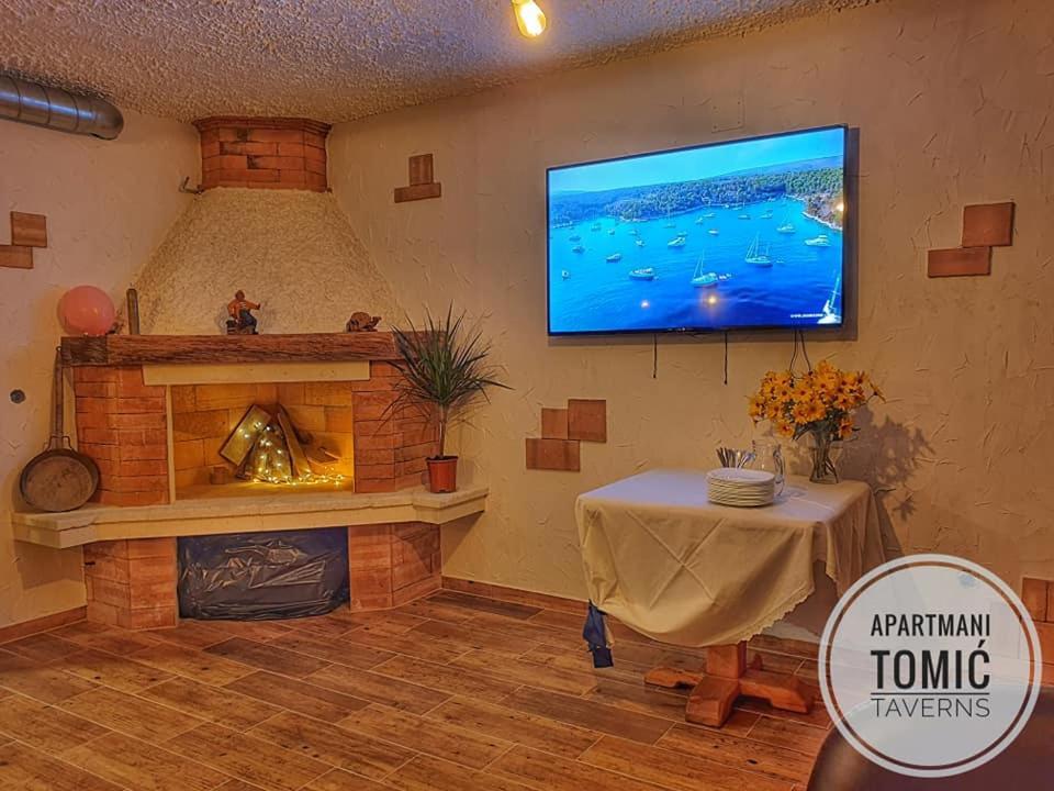 Apartment Tomic 2 Макарска Екстериор снимка